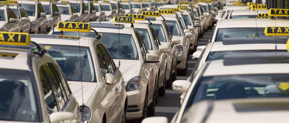 Im Service-Stau. Manche Berliner Taxis stinken, einige Fahrer schimpfen und kennen die einfachsten Wege nicht. Das zumindest berichten Tagesspiegel-Leser.