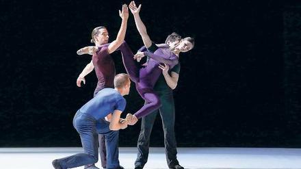 Seid umschlungen, Ambitionen! Szene aus „Click-Pause-Silence“. 