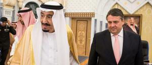 Wirtschaftsminister Sigmar Gabriel im März beim Staatsbesuch beim König und Premierminister von Saudi-Arabien, Salman bin Abdelasis al-Saud.