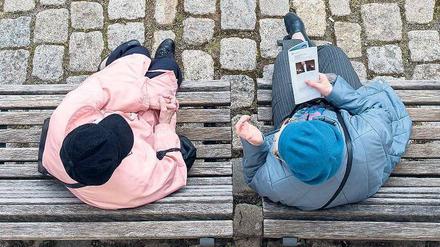 Von Mensch zu Mensch. Freunde können Helfer in der Not sein.