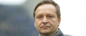 Greift jetzt durch. Horst Heldt ist bei Schalke neuerdings auch Hauptfeldwebel.