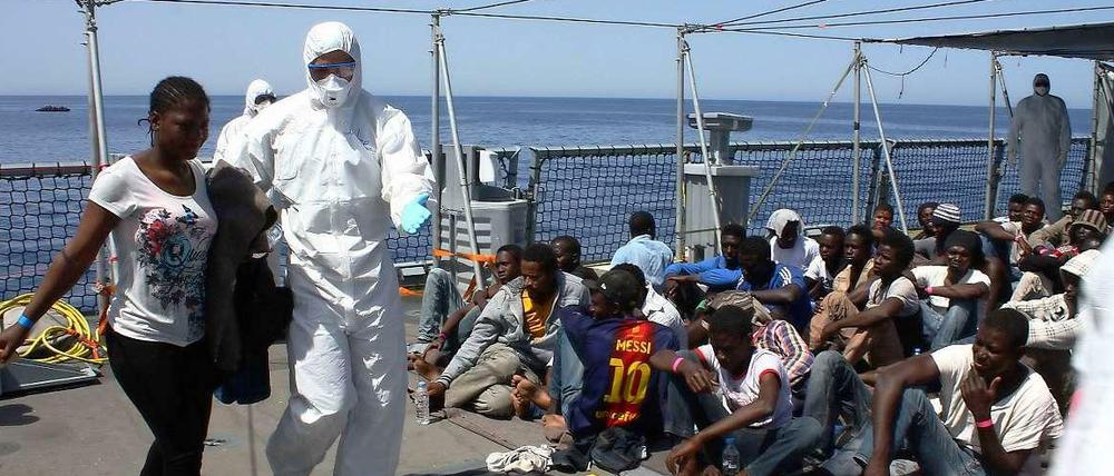 Mehr als 200 Menschen nahm die Fregatte "Hessen" am Donnerstag an Bord