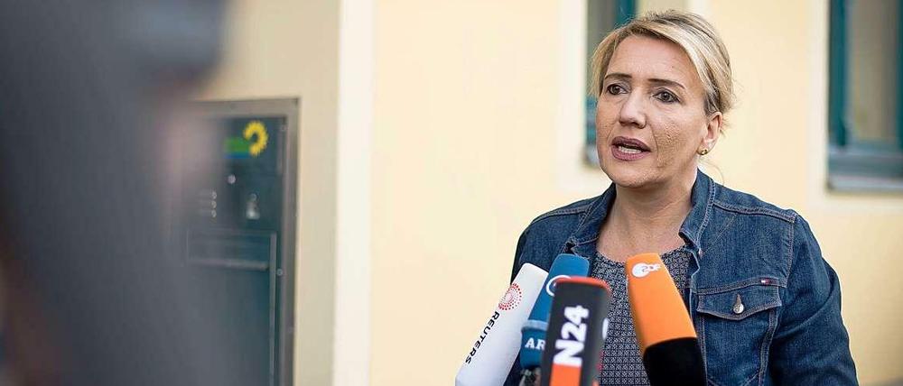 Simone Peter, Vorsitzende von Bündnis90/DieGrünen ist gegen eine Militäreinsatz im Mittelmeer.
