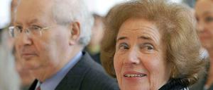 Beate und Serge Klarsfeld bei einer Veranstaltung im Jahr 2009. Nun werden beide mit dem Bundesverdienstkreuz geehrt.