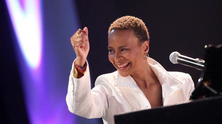 Jazzsängerin Jocelyn B. Smith bei einem Auftritt 2012