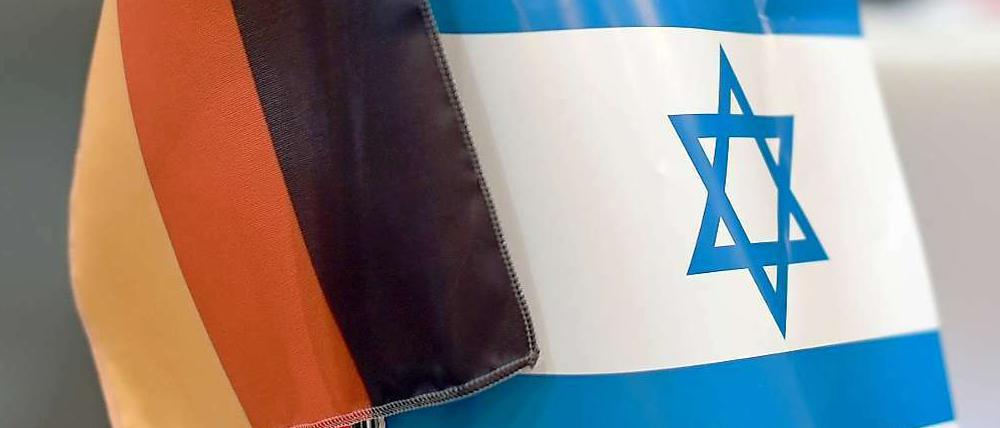 Deutschland und Israel - vor 50 Jahren wurden diplomatische Beziehungen aufgenommen.