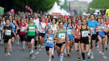 Alle am Start: 16.000 Frauen nehmen am Frauenlauf teil. 