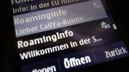 Ausland kostet - auch wenn die Grenzen in der EU schon seit langem keine Rolle mehr spielen.