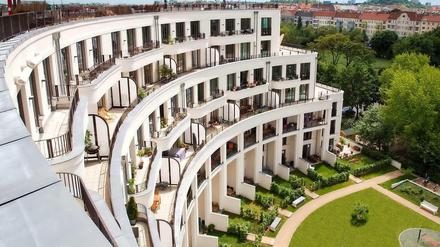 Auf dem ehemaligen Gelände der Berliner Stadtreinigung an der Fröbelstraße entstand der "Prenzlauer Bogen" nach Plänen von Nöfer Architekten.