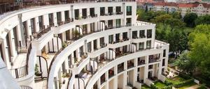 Auf dem ehemaligen Gelände der Berliner Stadtreinigung an der Fröbelstraße entstand der "Prenzlauer Bogen" nach Plänen von Nöfer Architekten.