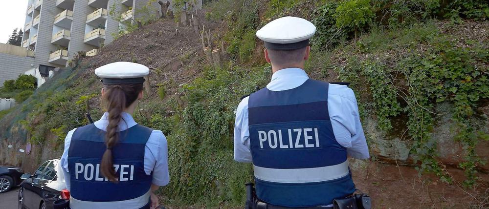 Die Polizei vor dem Fundort der Leiche von Tanja Gräff. Nach acht Jahren ist die Studentin gefunden worden.