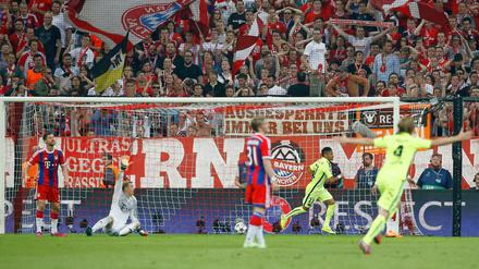 Neymar macht das 1:1 - und beendet damit die aufkeimenden Träume der Bayern ganz schnell wieder.