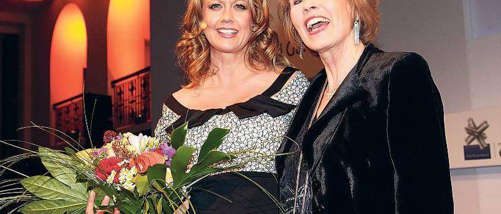 Gemeinsam für Gesundheit: Barbara Schöneberger (links) und Christa Maar