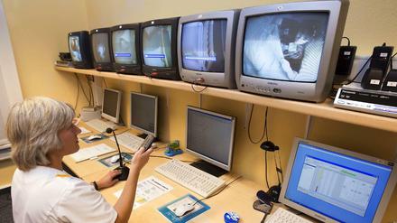 Im Schlaflabor - wie hier in Schwerin - können sich Menschen mit Schlafstörungen untersuchen lassen. Dem türkischen Rentner hat es aber nicht geholfen.