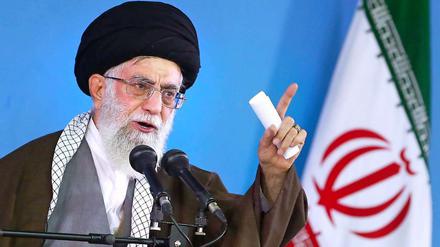 Ajatollah Ali Chamenei bringt das für Juni geplante Atomabkommen mit dem Westen wieder in Gefahr.