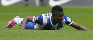 Bauchlandung. Nachdem es Salomon Kalou mit einem lässigen Heber gegen den Frankfurter Torwart probiert hatte und scheiterte, wurde der 29 Jahre alte Ivorer von Mitspielern und Trainer kritisiert. 