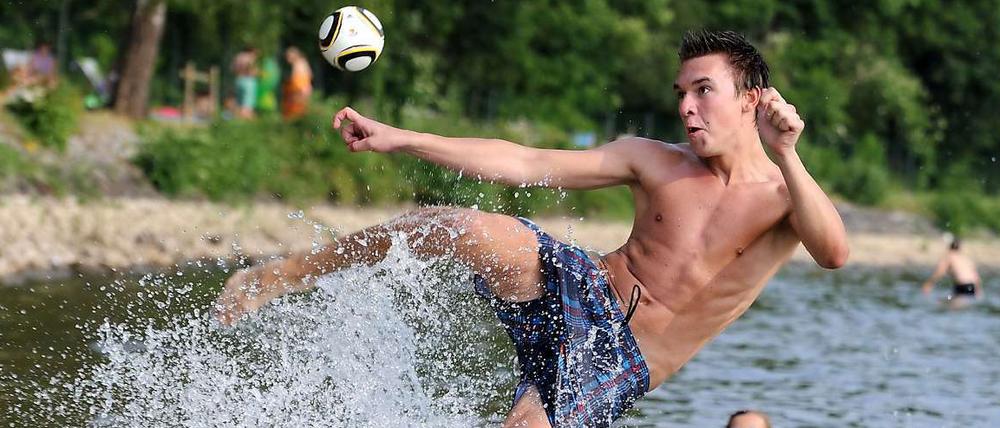 Wie hier Strandbad Uferlos am Möhnesee im Kreis Soest ist die Wasserqualität in Deutschland meist in Ordnung.