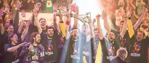 Nummer zwei. Nach dem Sieg im DHB-Pokal vor einem Jahr holten die Füchse Berlin um Kapitän Iker Romero eine weitere Trophäe für die Vereinsvitrine.