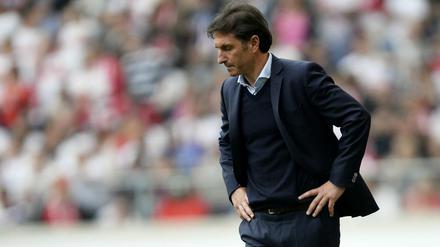 Kaum noch Hoffnung: HSV-Trainer Bruno Labbadia.