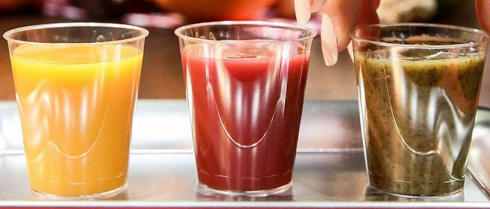 Geld, rot oder eben grün: Smoothies können viele Farben haben, je nach Inhaltsstoffen. 