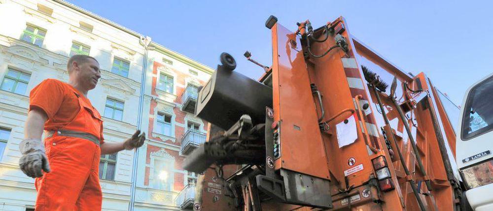 Rumpel, rumpel.. Der Hausmüll muss abgeholt werden, Pakete müssen geliefert werden … ärgerlich nur, wenn das genau im Berufsverkehr passiert.