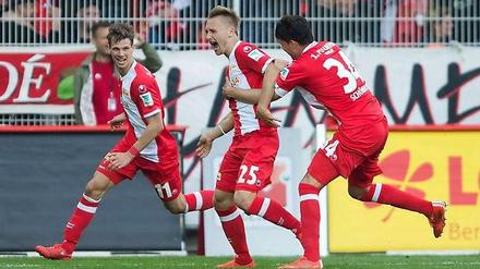 Zwei bleiben, einer geht: Maximilian Thiel (l.) und Fabian Schönheim (r.) spielen auch kommende Saison für Union Berlin. Björn Jopek hingegen wird den Verein nach 14 Jahren verlassen.