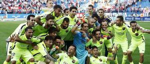 Der FC Barcelona feiert vorzeitig die spanische Meisterschaft.