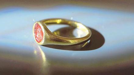 Devotionalie eines Aufsteigers. Martin Luthers Siegelring in der Ausstellung „Luther und die Fürsten“ auf Schloss Hartenfels. 