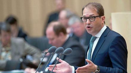 Bundesverkehrsminister Alexander Dobrindt warnt die GDL vor einem erneuten Streik.