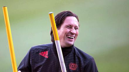 Lustig ist es in Leverkusen. Trainer Roger Schmidt.