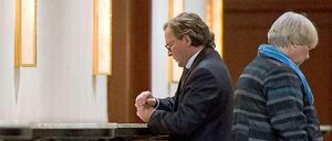 Keine Einigung: Regina Rusch-Ziemba, stellvertretende Vorsitzende der EVG (r.), und Ulrich Weber, Personalvorstand der Bahn, am Rande der Verhandlungen.