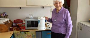 Auch mit 102 Jahren versorgt sich Ingeborg Rapoport noch weitgehend selbst in ihrem Haus in der Kuckhoffstraße.