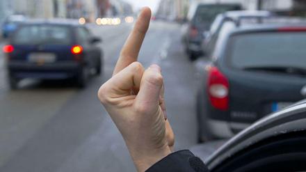 Kein Benehmen? Laut einer Umfrage ist eine klare Mehrheit der Bürger in Deutschland für die Einführung eines Pflichtfaches "Benehmen". Können Szenen wie diese dadurch in Zukunft verhindert werden? 