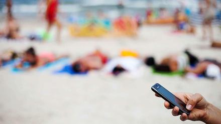 Das Surfen per Handy im Ausland wird schnell teuer.