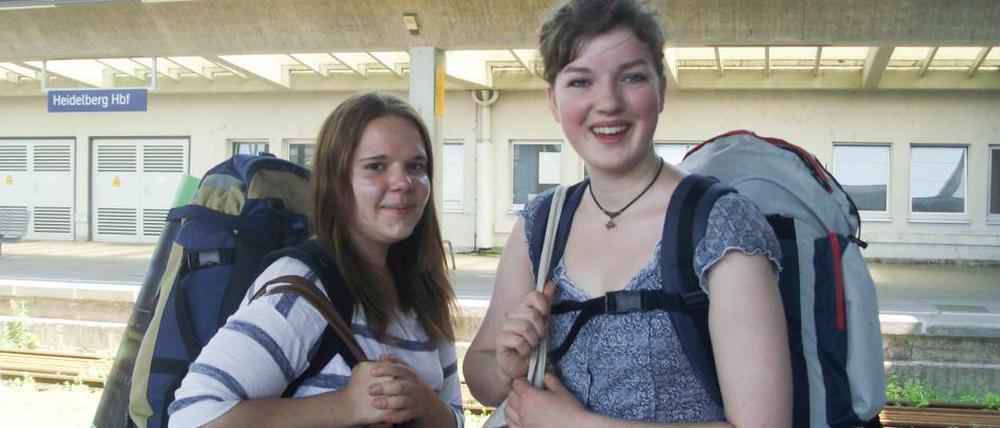 Mit einer Freundin fuhr unsere Autorin (l.) durch Deutschland, um sich die Unis anzugucken.