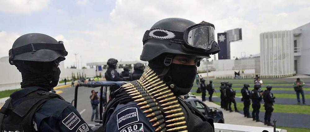 Schwerbewaffnete Bundespolizisten in Mexiko (Archivbild).
