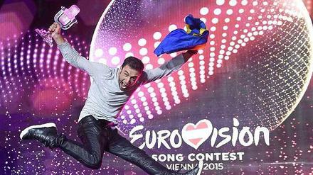 Schwedens ESC-Gewinner Måns Zelmerlöw hatte nach dem Finale gut lachen. Die ARD dürfte sich angesichts sinkender Zuschauerzahlen weniger gefreut haben.