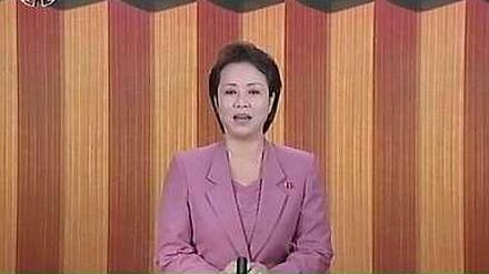 Eine nordkoreanische Nachrichtensprecherin. Das TV-Programm in Nordkorea bietet in puncto Unterhaltung nur karge Kost. 