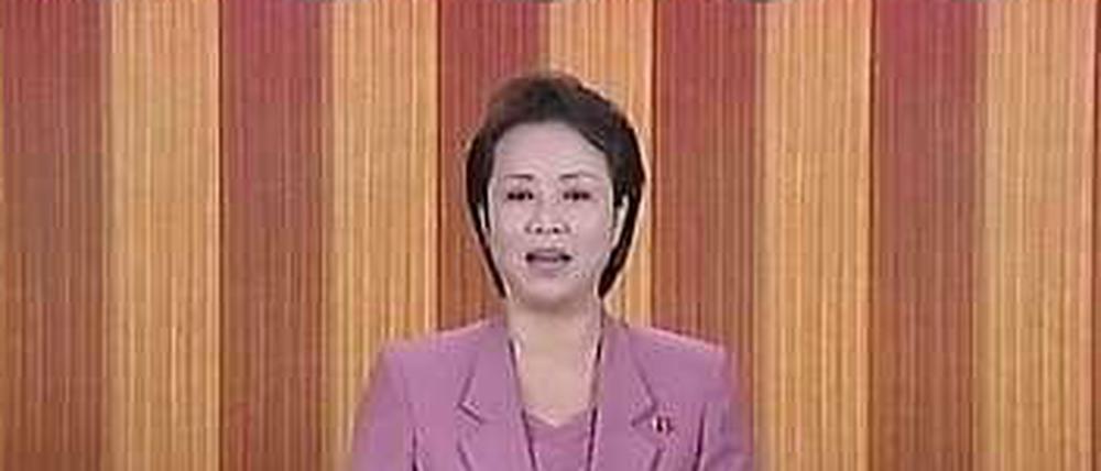 Eine nordkoreanische Nachrichtensprecherin. Das TV-Programm in Nordkorea bietet in puncto Unterhaltung nur karge Kost.
