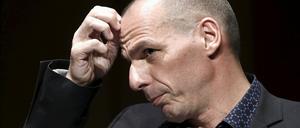 Griechenlands Finanzminister Yanis Varoufakis steckt in einer schwierigen Situation.