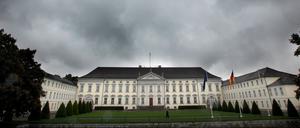 Ein Unbekannter warf am Sonntag einen Molotow-Cocktail gegen die Mauer des Schloss Bellevue.