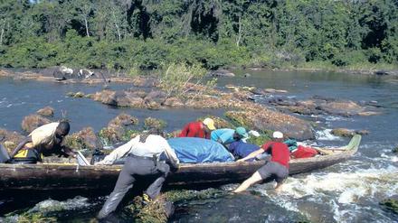 Zuuu-gleich! Eine Reise auf dem Oberen Suriname-Fluss ist alles andere als eine gemütliche Kahnpartie. Doch auch hier gilt: Der Weg ist das Ziel.