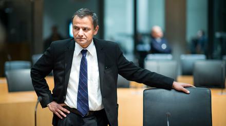 Der frühere SPD-Bundestagsabgeordnete Sebastian Edathy steht Anfang Januar in der öffentlichen Anhörung im Untersuchungsausschuss des Bundestages in Berlin. 