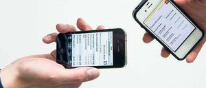 Handlich. Fünf  Millionen Deutsche fragen ihren Kontostand mittlerweile per App auf dem Smartphone ab. 
