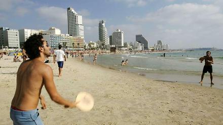 Schöner als der Havelstrand... Ein sonniger Tag in Tel Aviv.