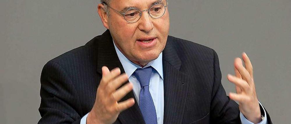 Gregor Gysi, wie er leibt und redet.