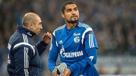 Du bist raus. - Du aber auch! Nach Kevin-Prince Boateng (rechts) muss auch Roberto Di Matteo den FC Schalke verlassen.