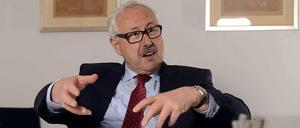 Michael Ziesemer (63) ist seit einem Jahr Präsident des Verbandes der Elektroindustrie (ZVEI). Der Diplom-Ingenieur und Nachrichtentechniker arbeitet seit über 30 Jahren für den Messgerätespezialisten Endress Hauser, derzeit als stellvertretender Vorstandschef. 