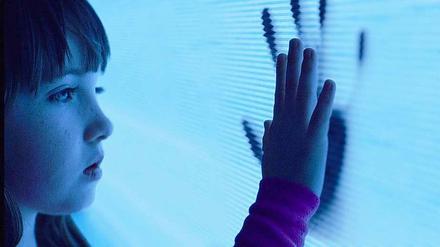 Kennedi Clements als Madison Bowen in einer Szene des Kinofilms "Poltergeist".