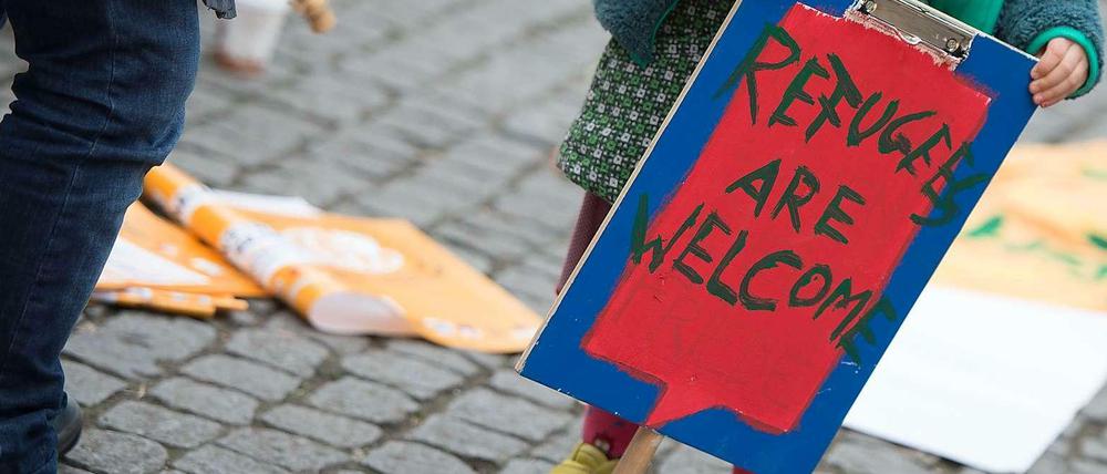 Bekenntnis zur Aufnahme von Flüchtlingen bei Jung und Alt. Nur wie können Berlin und Brandenburg das vereinbaren?